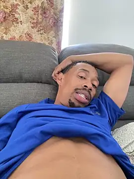 Snapshot of fitsexyman chatting on 12.19.25 fitsexyman online show from 12.19.25