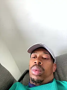 Snapshot of fitsexyman chatting on 01.17.26 fitsexyman online show from 01.17.26