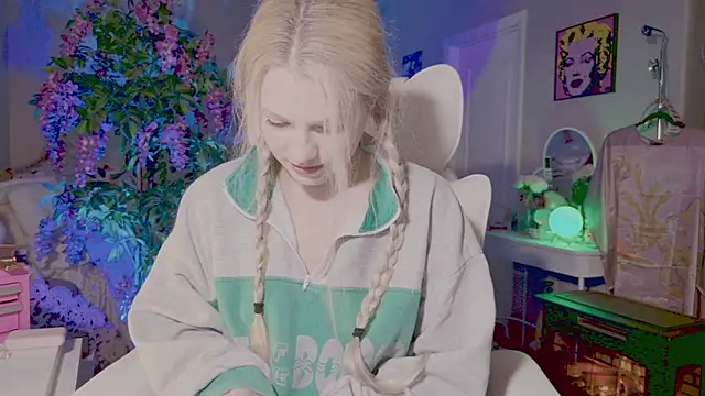 Talulaa online show from 06.12.26