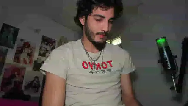 Snapshot of LovexJuxn_ chatting on 12.05.25 LovexJuxn online show from 12.05.25