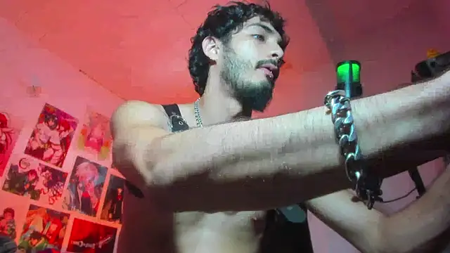 Snapshot of LovexJuxn_ chatting on 12.13.25 LovexJuxn online show from 12.13.25