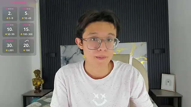 SantiagoRusso18 online show from 11.22.25