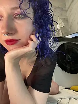 Snapshot of Kitty_Kisss chatting on 11.18.25 Kitty Kisss online show from 11.18.25