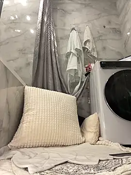 Snapshot of Kitty_Kisss chatting on 12.03.25 Kitty Kisss online show from 12.03.25