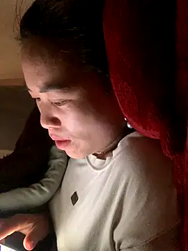 tuyetnhi-00 online show from 11.19.25