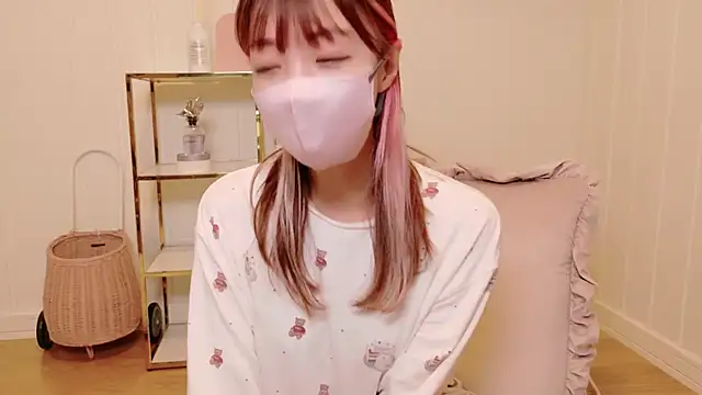 Snapshot of SUZU_1201 chatting on 09.15.25 SUZU 1201 online show from 09.15.25