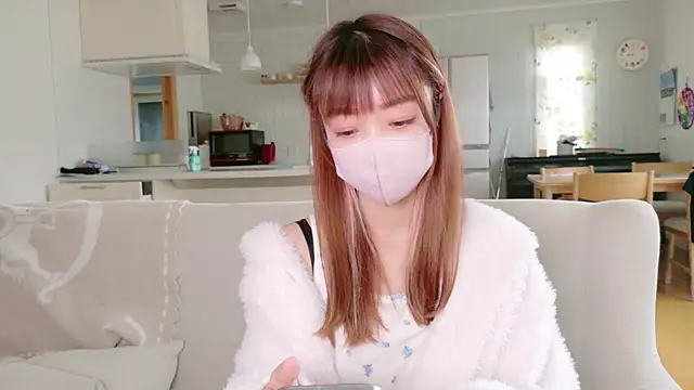 Snapshot of SUZU_1201 chatting on 10.20.25 SUZU 1201 online show from 10.20.25