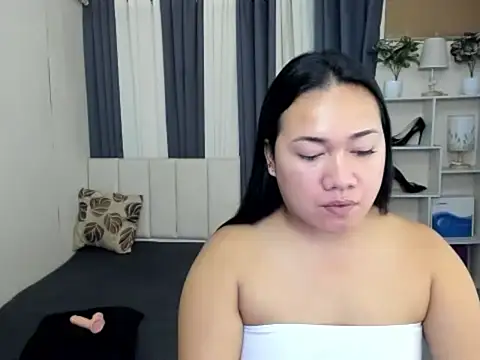 TsUncutKaren online show from 02.10.26