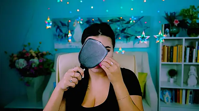 NaomiWilsons online show from 11.30.25