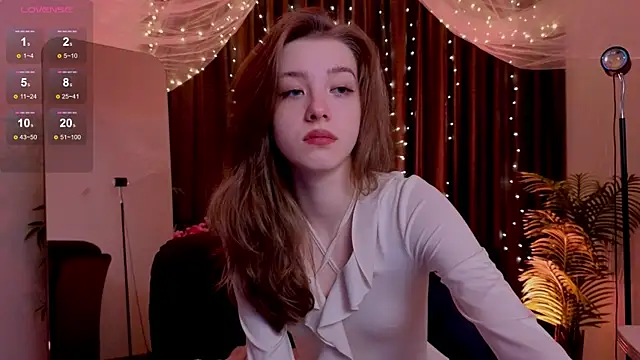 Snapshot of AstraMist chatting on 12.21.25 AstraMist online show from 12.21.25