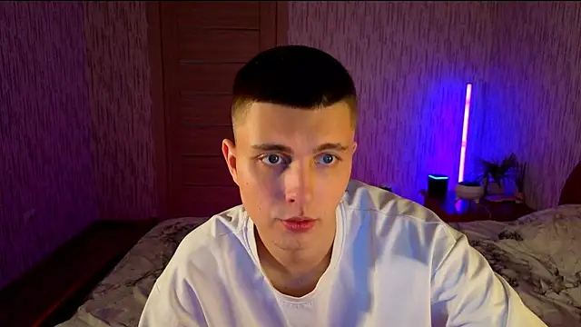 Snapshot of Denisx444 chatting on 10.17.25 Denisx444 online show from 10.17.25