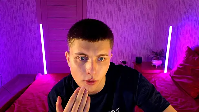 Snapshot of Denisx444 chatting on 11.08.25 Denisx444 online show from 11.08.25