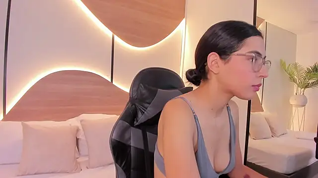 desireee  online show from 11.19.25