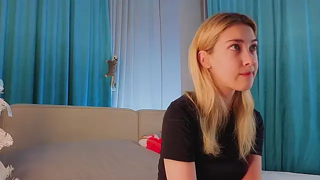 Snapshot of AngelicRice chatting on 12.21.25 AngelicRice online show from 12.21.25