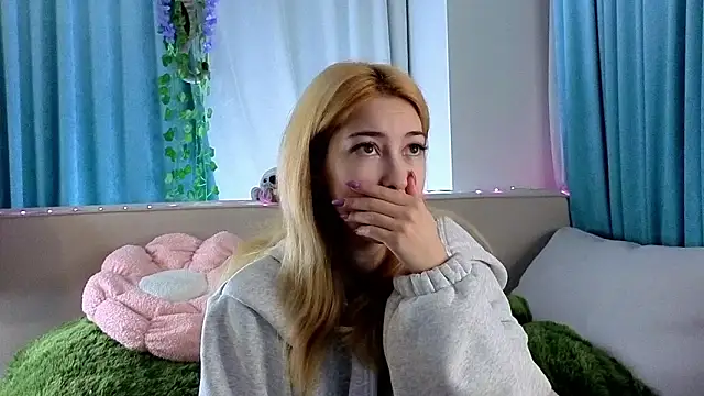 Snapshot of AngelicRice chatting on 02.19.26 AngelicRice online show from 02.19.26