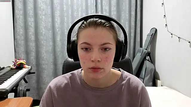 CutieAnny online show from 04.22.26