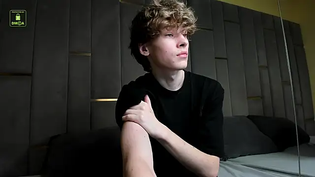 Snapshot of Kevin_Garsia chatting on 09.18.25 Kevin Garsia online show from 09.18.25