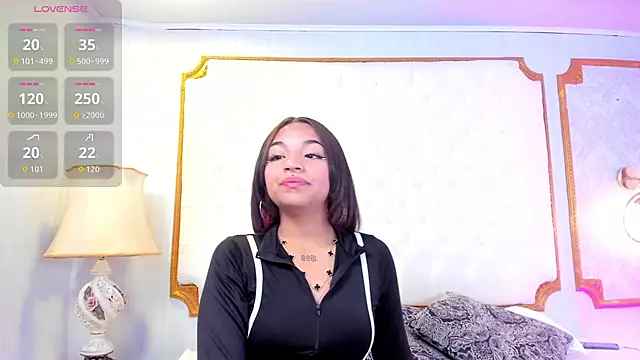 Snapshot of Manelyk_evanss_ chatting on 10.10.25 Manelyk evanss online show from 10.10.25