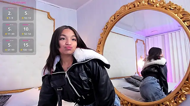 Snapshot of Manelyk_evanss_ chatting on 10.15.25 Manelyk evanss online show from 10.15.25