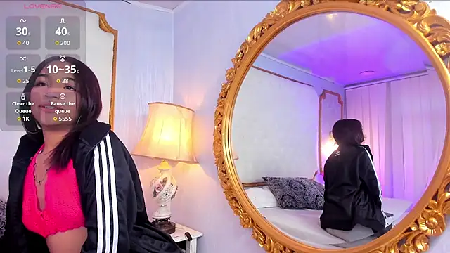 Snapshot of Manelyk_evanss_ chatting on 11.19.25 Manelyk evanss online show from 11.19.25