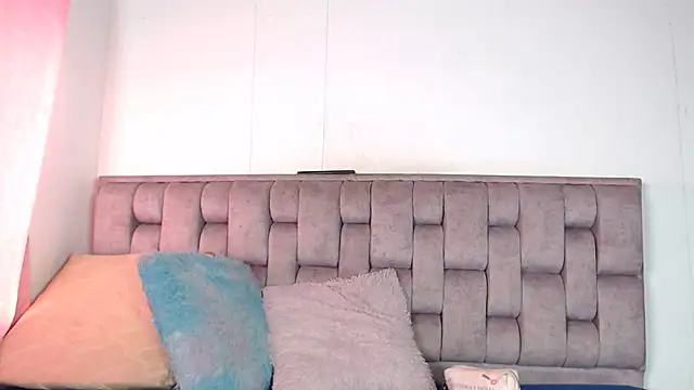 Alexa-Hunter online show from 06.13.26