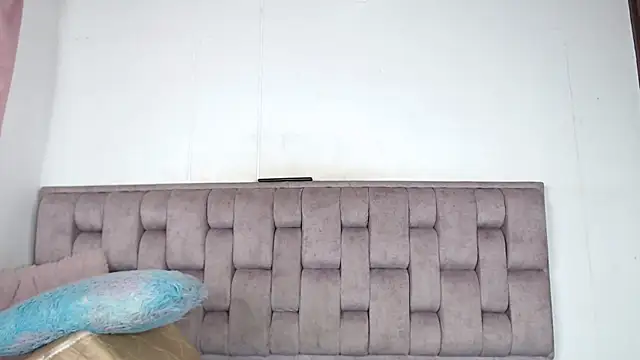 Alexa-Hunter online show from 06.17.26