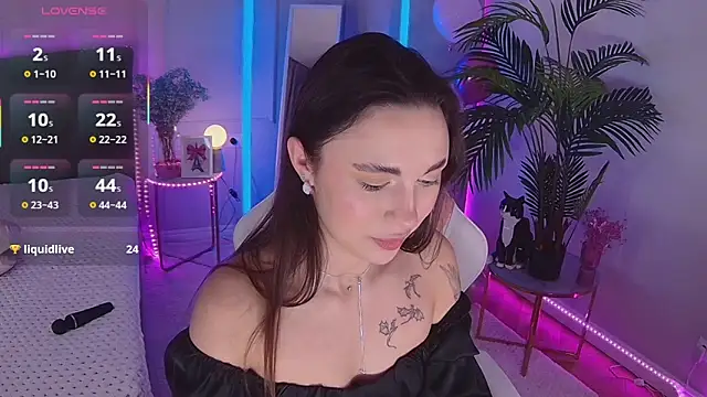 Snapshot of Leri_Star chatting on 12.13.25 Leri Star online show from 12.13.25