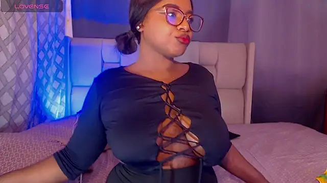 Mimi Gil online show from 03.04.26