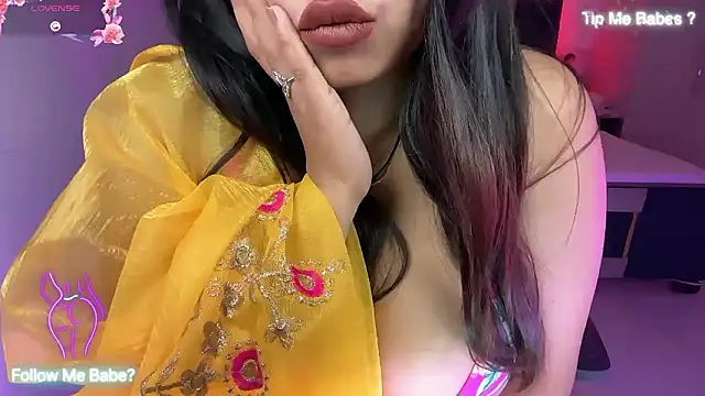 Snapshot of Blackwidow_08 chatting on 10.16.25 Blackwidow 08 online show from 10.16.25