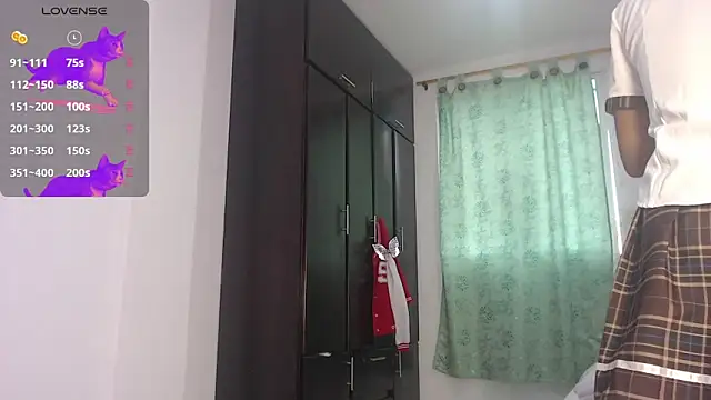 Snapshot of Aprill18_ chatting on 11.15.25 Aprill18 online show from 11.15.25