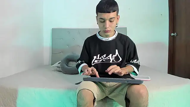 twinkDuohot online show from 12.14.25