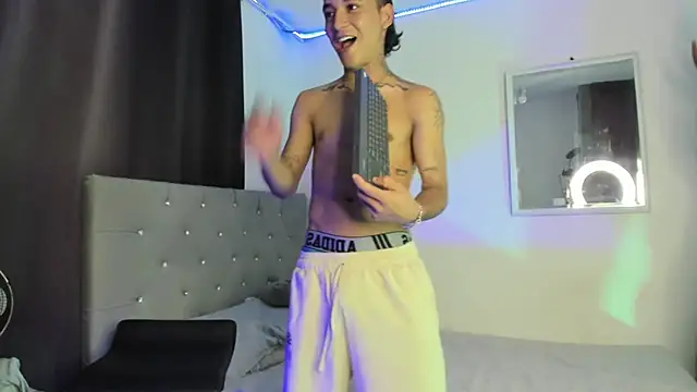 Snapshot of twinkDuohot chatting on 01.16.26 twinkDuohot online show from 01.16.26