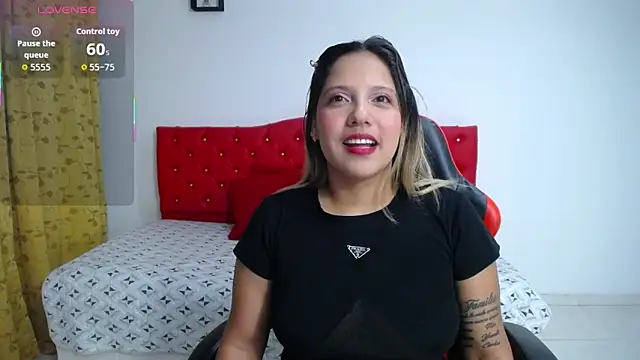 Snapshot of tiana_breeze chatting on 10.30.25 tiana breeze online show from 10.30.25