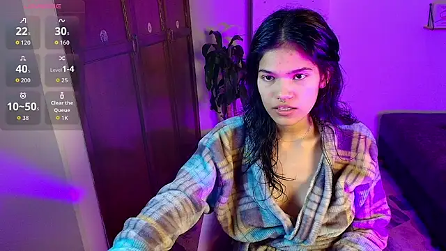 Snapshot of emycarver09 chatting on 10.26.25 emycarver09 online show from 10.26.25