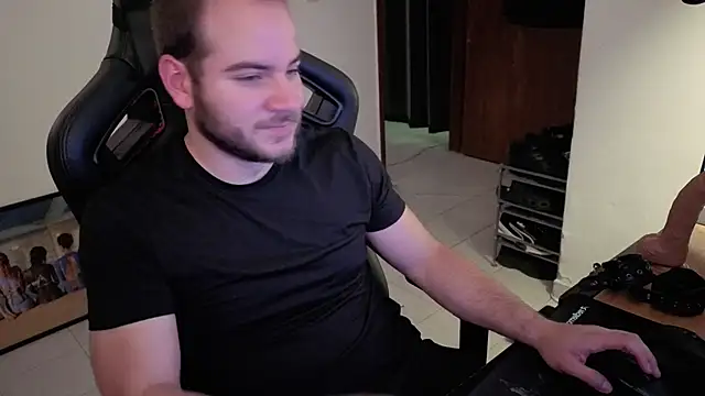 Snapshot of Paul00474 chatting on 09.24.25 Paul00474 online show from 09.24.25