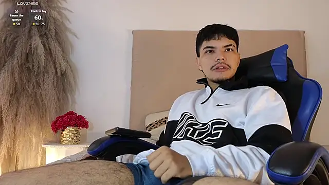 Snowlann online show from 11.21.25