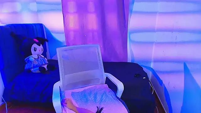 Snapshot of luna-cute chatting on 09.24.25 luna-cute online show from 09.24.25