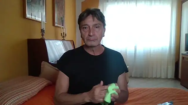 lattediyak online show from 10.09.25