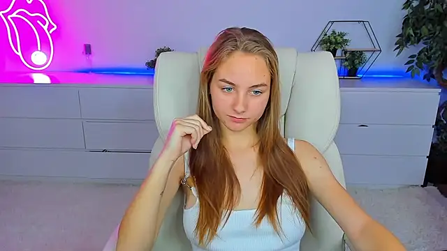 Snapshot of MilaAddams chatting on 10.01.25 MilaAddams online show from 10.01.25