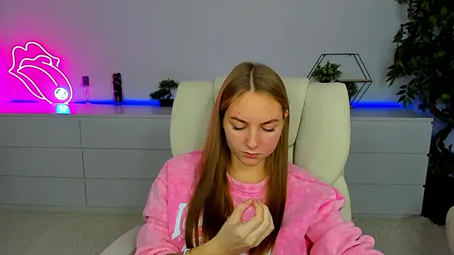 Snapshot of MilaAddams chatting on 11.16.25 MilaAddams online show from 11.16.25