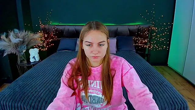 Snapshot of MilaAddams chatting on 11.29.25 MilaAddams online show from 11.29.25