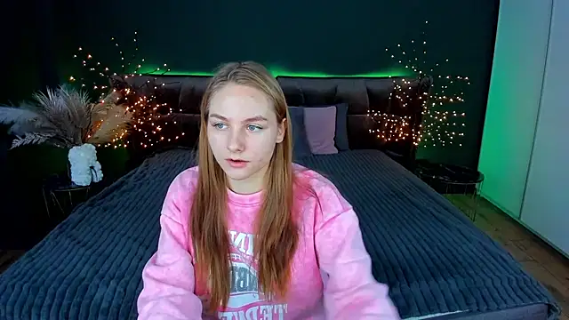 Snapshot of MilaAddams chatting on 12.03.25 MilaAddams online show from 12.03.25