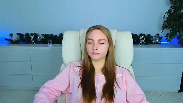 Snapshot of MilaAddams chatting on 12.18.25 MilaAddams online show from 12.18.25