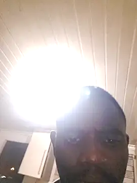 Snapshot of KwaneleK1 chatting on 09.21.25 KwaneleK1 online show from 09.21.25