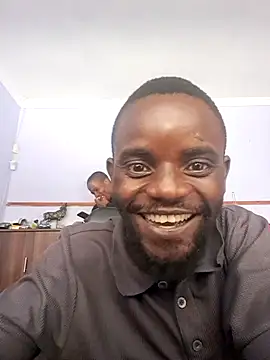 Snapshot of KwaneleK1 chatting on 09.22.25 KwaneleK1 online show from 09.22.25