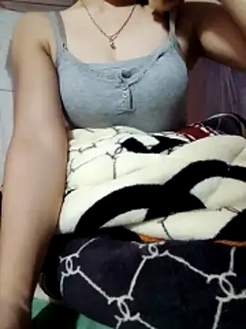 LucyyLy online show from 11.24.25