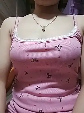 Snapshot of LucyyLy chatting on 07.29.26 LucyyLy online show from 07.29.26