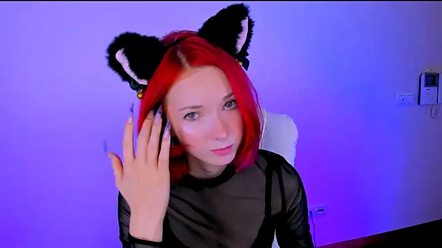 Snapshot of KimBoydd chatting on 10.02.25 KimBoydd online show from 10.02.25