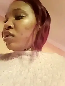 Snapshot of freakynyashXxXx chatting on 03.25.26 freakynyashXxXx online show from 03.25.26