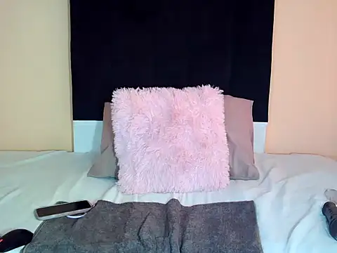 Snapshot of freakynyashXxXx chatting on 03.27.26 freakynyashXxXx online show from 03.27.26